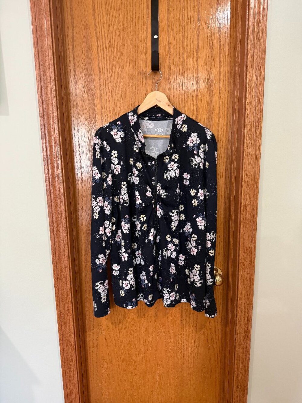 Maurices In Motion Navy Blue Floral Zippered Back Flap Jacket Size XXL